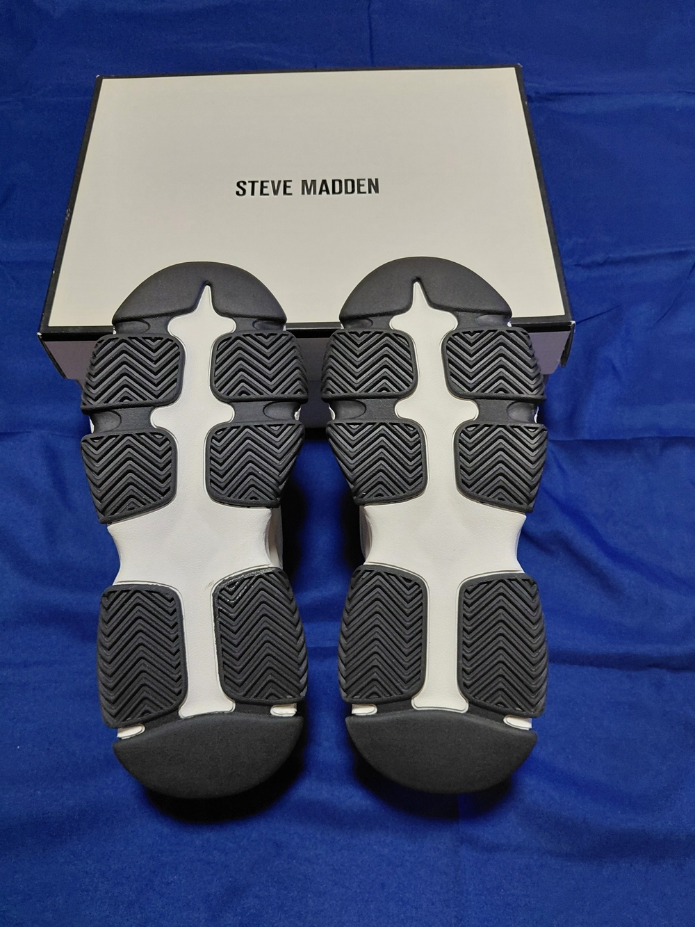Steve Madden Possessuon-P Chunky Studded Women's Sneakers - Picture 10 of 13
